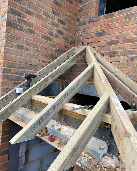 Same site all different. Roofs and other little bits today. 🤌🏻