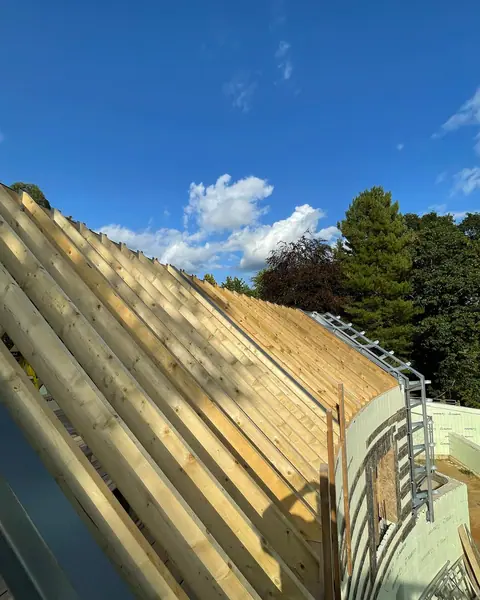 I bloody love my job 🔨 ❤️  #carpenter #carpentry #woodwork #construction #roof #